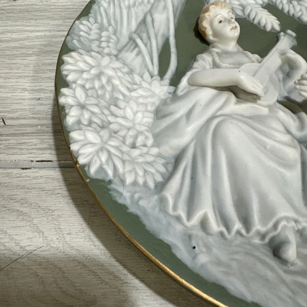 UCAGCO 3D Stone/Ceramic Decorative Plate Japan Green/White‎ 9.25